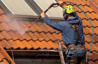 Démoussage et hydrofuge de toiture à Umpeau